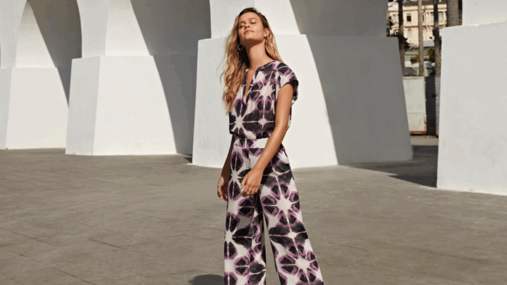 Esprit model op vakantie in zomercollectie outfit