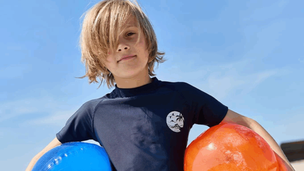 Tumble n Dry jongenskleding op het strand in Latest Collection