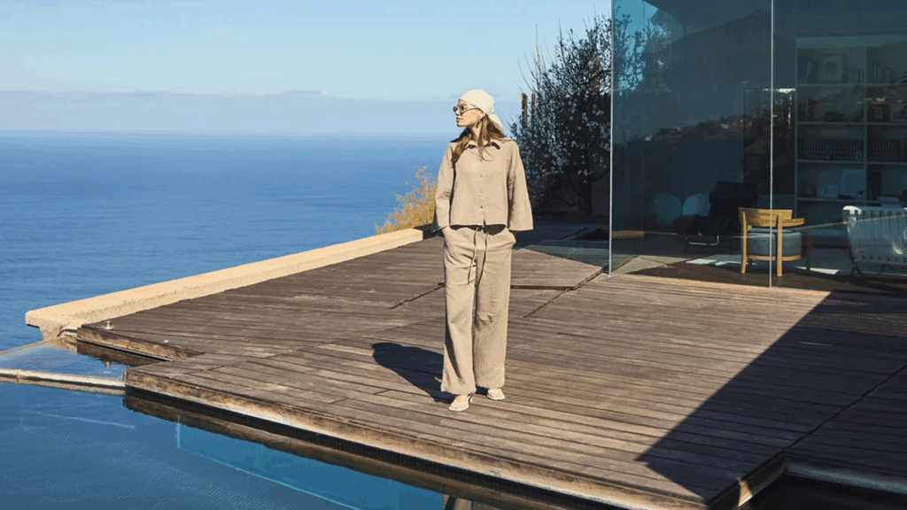 vrouw in kleding JDY op vakantie-Latest Collection