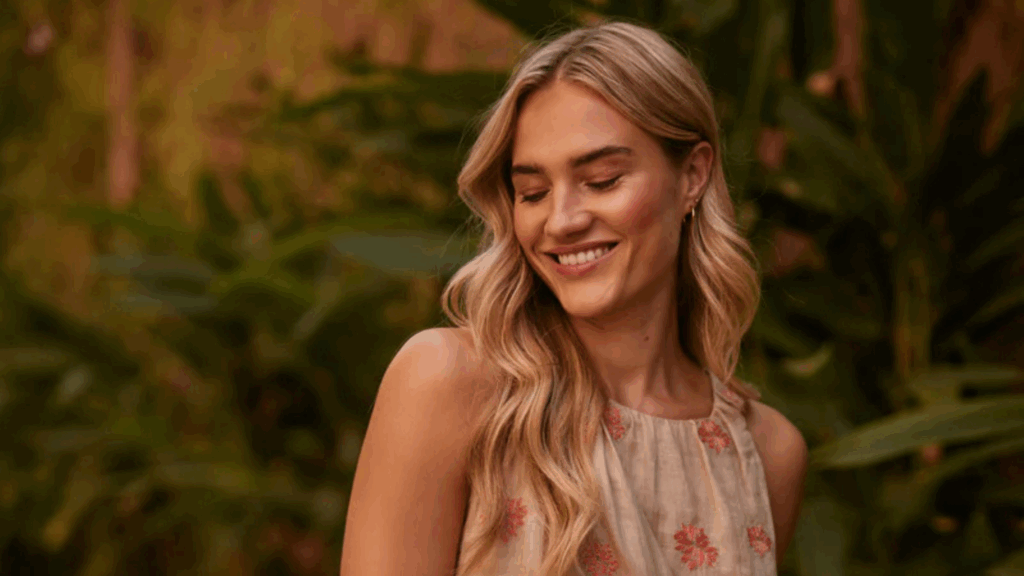 Model met nukus fashion artikel barcodes in Latest Collection